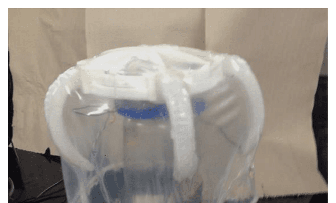 Primer prototipo de la medusa con cuatro tentáculos y membrana