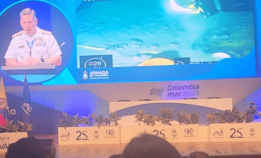 Admiral Juan Ricardo Rozo Obregón presenting ROV footage at Colombiamar 2025